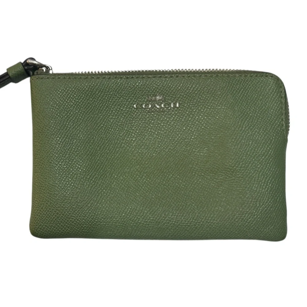 Coach Corner Zip Wristlet in Everglade Green